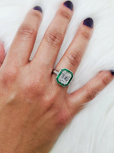 Dear Illusion Diamond & Emerald  Ring