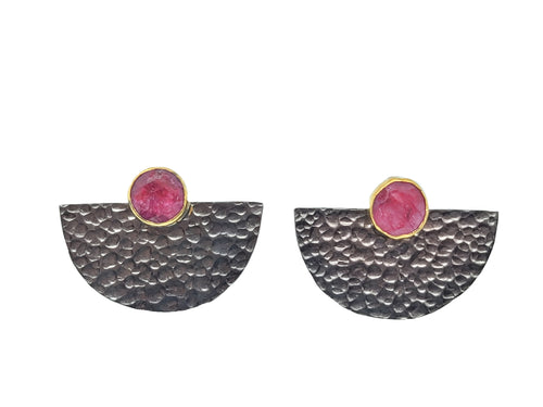 T U T K U Ruby Shield Earring